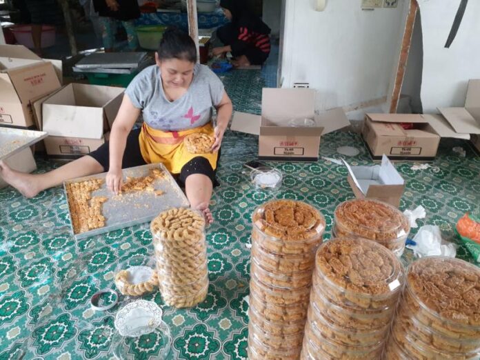 pebisnis kue kering