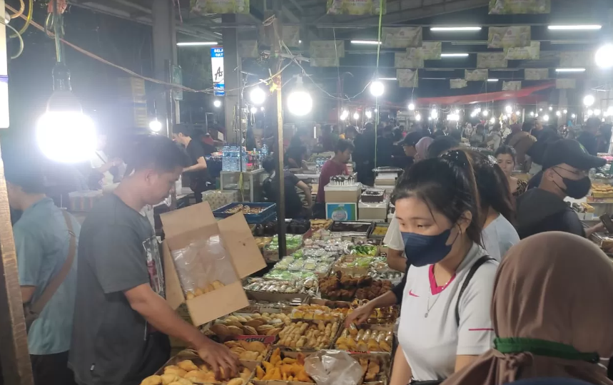 pasar kue subuh senen