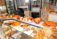 beda pastry dan bakery