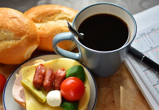 Menyihir Pelanggan dengan Minuman Kopi di Toko Roti minuman kopi di toko roti