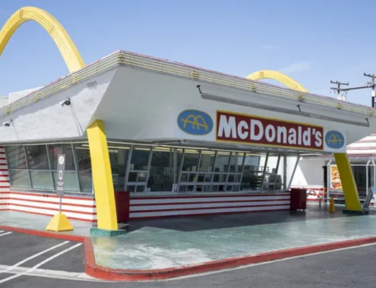 gerai mcdonald's tertua