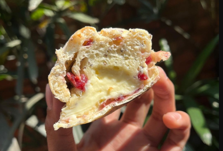 Roti Macan Bandung Viral! Sourdough Unik yang Membuat Penasaran - Bake ...