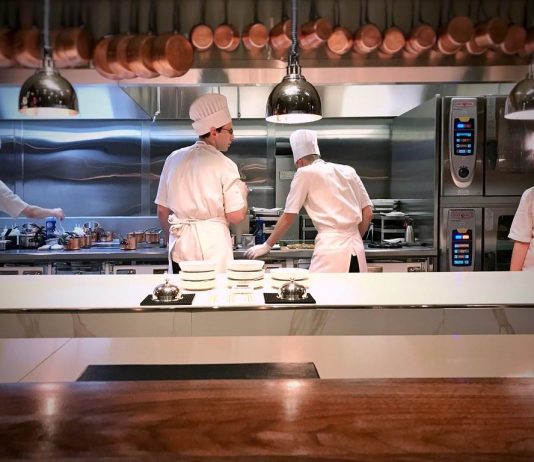 Cooking Table untuk Dapur Komersial: Resep Sukses di Industri Kuliner cooking table dapur komersial