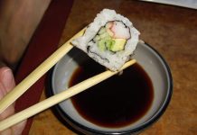 cara makan sushi