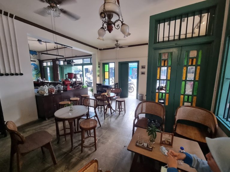 Menyeruput Sejarah Bah Sipit, Brand Kopi Bogor yang Sudah Berusia 1 Abad