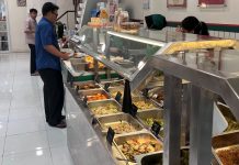 Warung Nasi Prasmanan Ini Punya Lebih Dari 40 Pilihan Lauk, Bisa Nambah Nasi Gratis